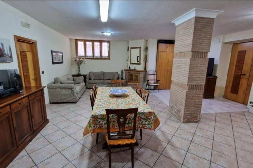 Casa Erre Apartment Lusciano Bagian luar foto